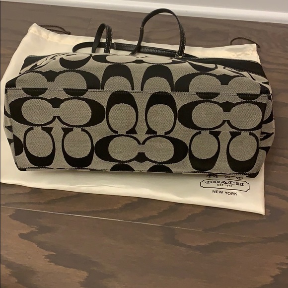 Coach Signature Handbag - Picture 7 of 15